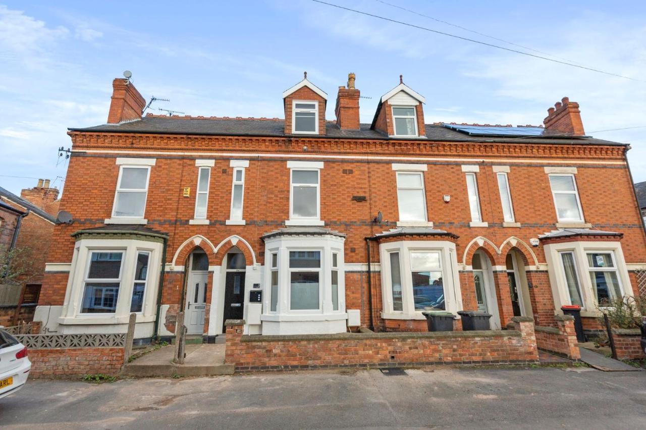 ✰Onpoint -Modern & Fresh Studio Apt Close To Centre - Convenient!✰ Apartment Beeston  Exterior photo