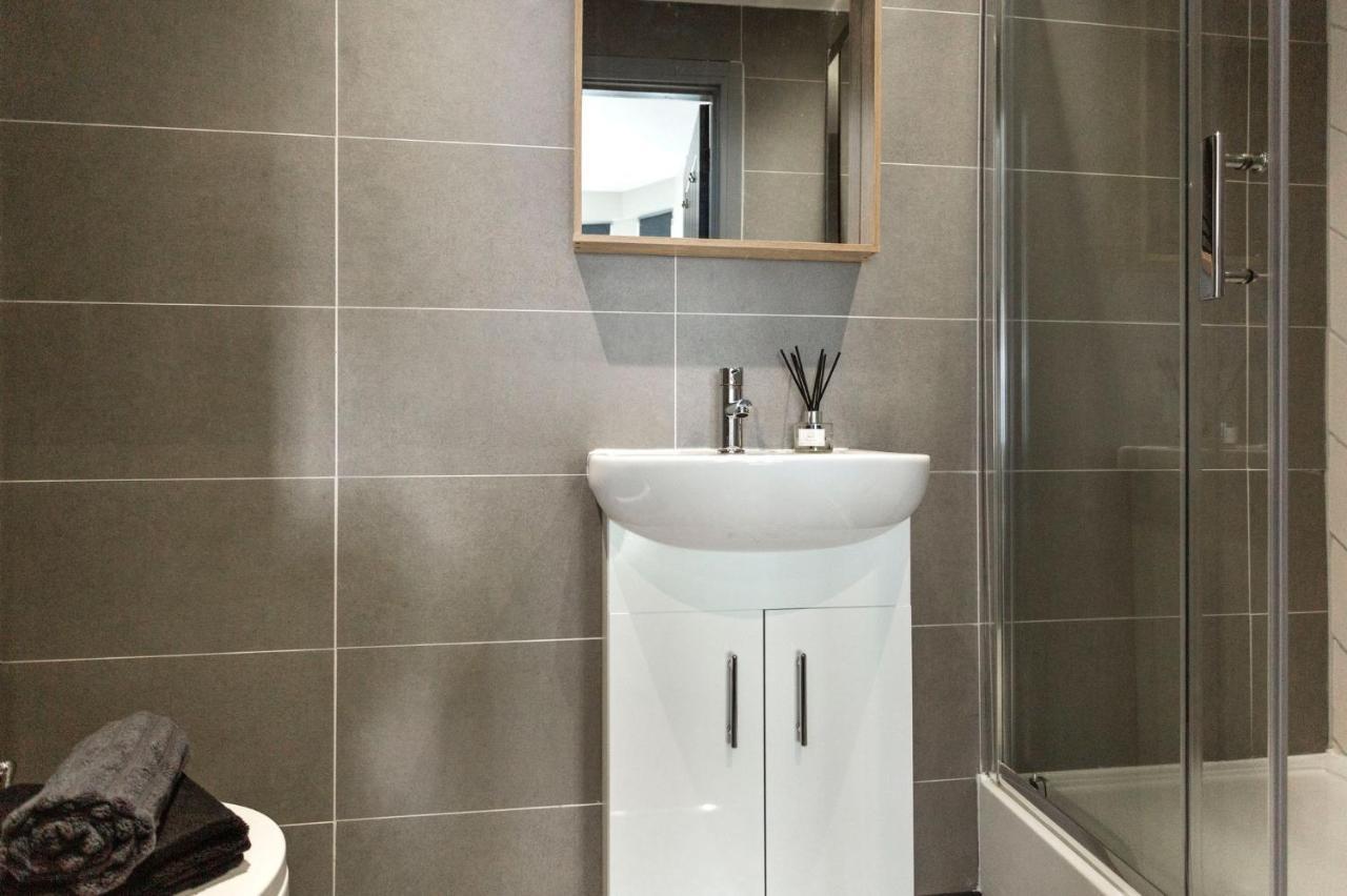 ✰Onpoint -Modern & Fresh Studio Apt Close To Centre - Convenient!✰ Apartment Beeston  Exterior photo