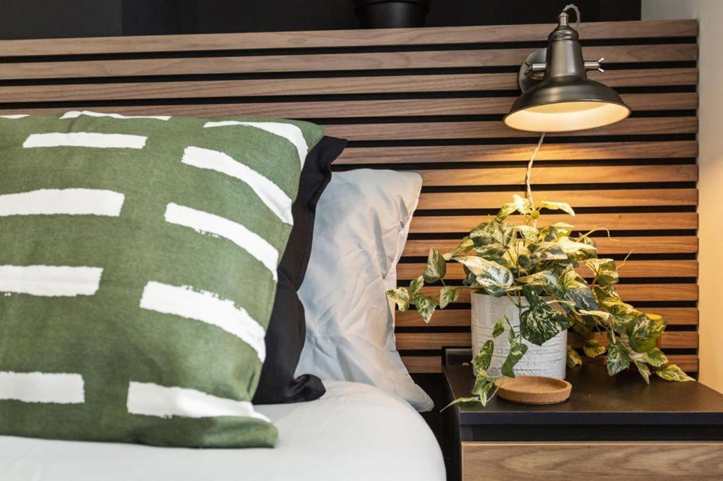 ✰Onpoint -Modern & Fresh Studio Apt Close To Centre - Convenient!✰ Apartment Beeston  Exterior photo